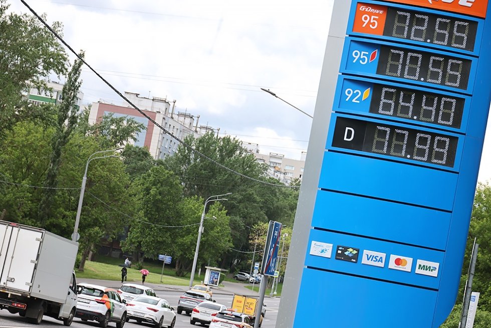 Why has the price increase of petrol and diesel accelerated? Explained by experts from "RG"