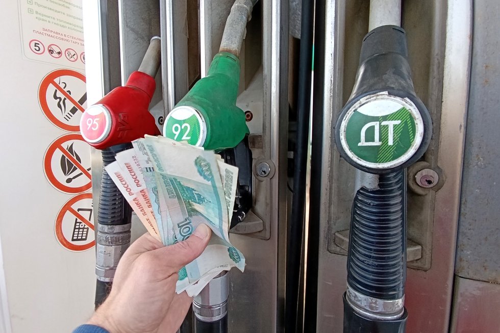 In March, budget revenues are expected to grow alongside payments to oil workers from the treasury. Could this affect prices at gas stations?