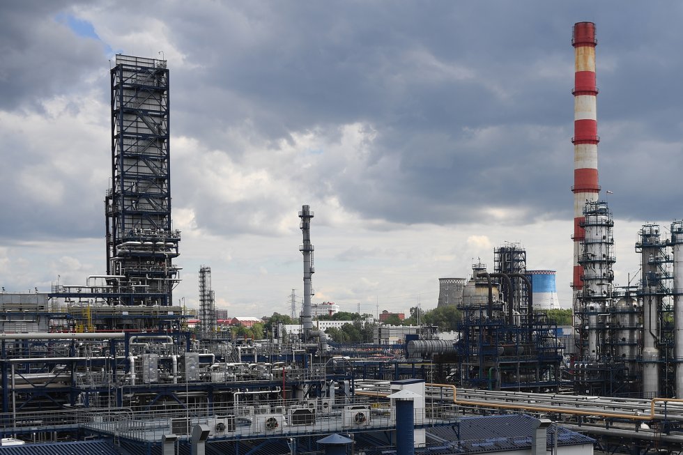 Size Matters: Is It Necessary to Build New Mini Refineries in Russia?