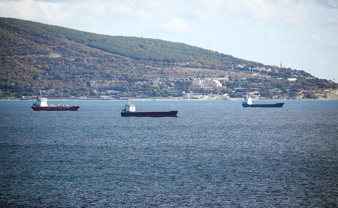Exports of Russian Oil by Sea Declined by 2.5% Amid Attacks on Ports